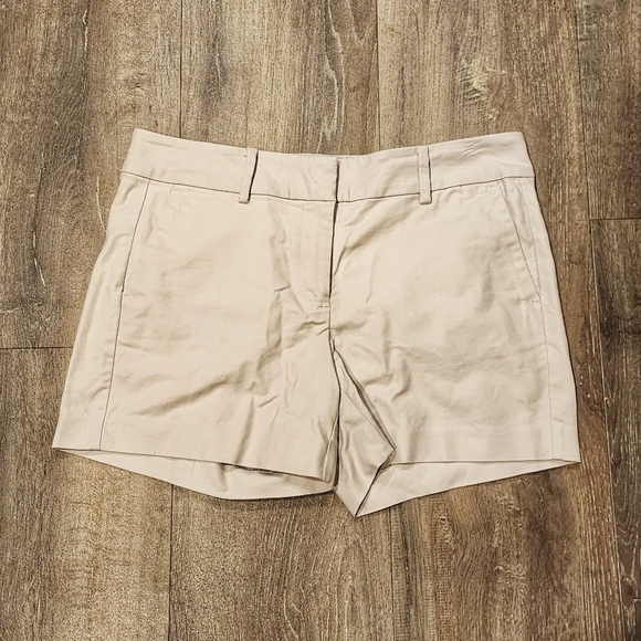Ann Taylor Khaki Signature Short - Picture 1 of 3